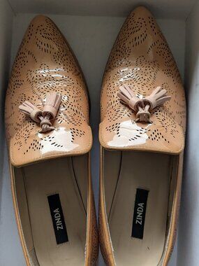 Zinda laser cut tassel loafers size 39 (US 8)